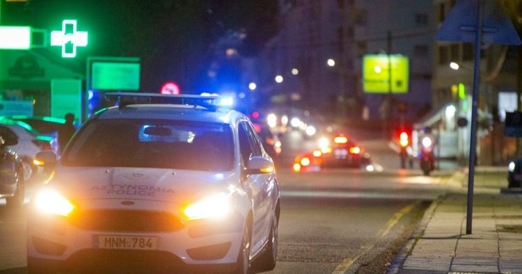 Χειροπέδες σε 27χρονο για ληστείες περιπτέρων στη Λευκωσία