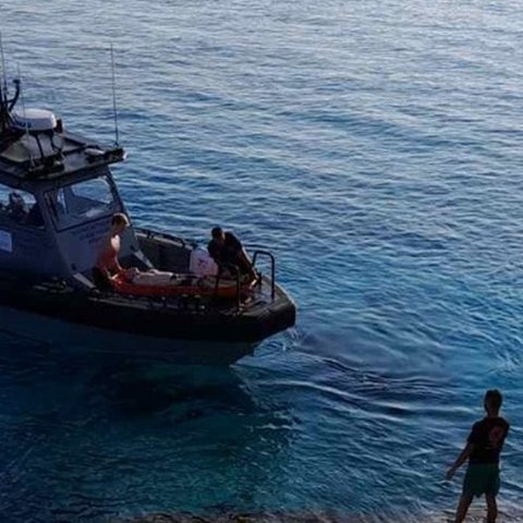 Τραυματίστηκε ένα άτομο μετά από βουτιά στις Θαλασσινές Σπηλιές Αγίας Νάπας-Μεταφέρθηκε στο νοσοκομείο