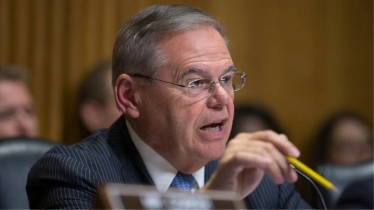 w25-174704BobMenendez (1)