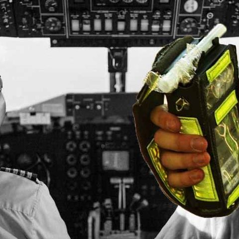 «Καθαροί» πιλότοι και αεροσυνοδοί σε αλκοτέστ πριν πετάξουν-Αιφνίδιοι έλεγχοι σε 100 αεροπλάνα ετησίως