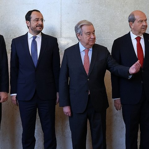 LIVE: Νέο μήνυμα από τις Βρυξέλλες αμέσως πριν την έναρξη της Ολομέλειας-«Η ΕΕ είναι έτοιμη να διαδραματίσει τον πλήρη ρόλο της στη διαδικασί class=