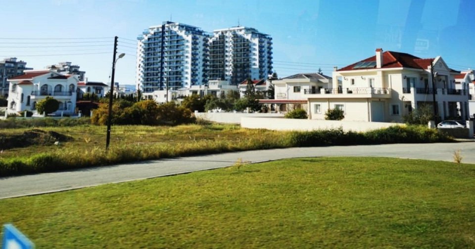 Κόλαση η ζωή των κατοίκων στο Τρίκωμο -Τους άφησαν χωρίς δρόμο οι σφετεριστές