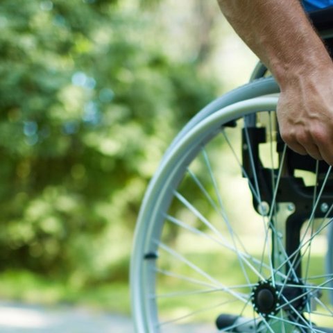 Προβλήματα στην πρόσβαση των ΑμΕΑ σε ιατρικά κέντρα μέχρι και στα γήπεδα-«Άτομα με αναπηρίες κινδυνεύουν»