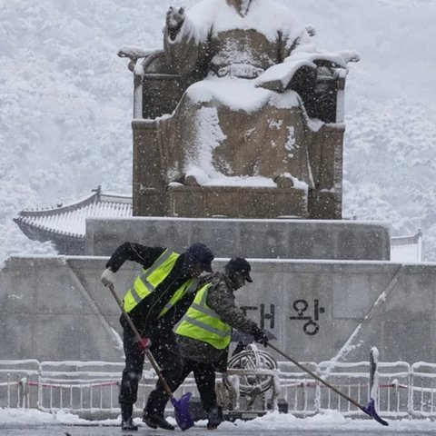 Ισχυρή χιονόπτωση στη Νότια Κορέα-Πέντε νεκροί, παραλύουν πτήσεις, πορθμεία (Pics)