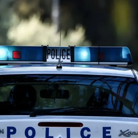 Όχημα παρέσυρε και σκότωσε ανθοπώλη την ώρα που ετοίμαζε στολισμό για γάμο στην Ελλάδα