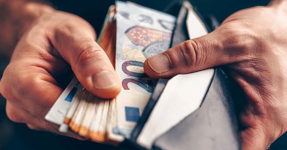 Ακρίβεια και ζέστη εγκλωβίζουν τους ηλικιωμένους-Στον κίνδυνο θερμοπληξίας κάθε καλοκαίρι