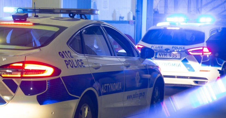 Χειροπέδες σε πέντε πρόσωπα-Εντοπίστηκαν ναρκωτικά και 41.670 σε οικίες, οχήματα και περίπτερα