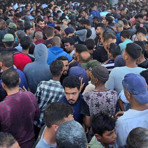 Χιλιάδες Παλαιστίνιοι λεηλάτησαν αποθήκη τροφίμων-Τουλάχιστον δύο νεκροί Χιλιάδες Παλαιστίνιοι λεηλάτησαν αποθήκη τροφίμων-Τουλάχιστον δύο νεκροί
