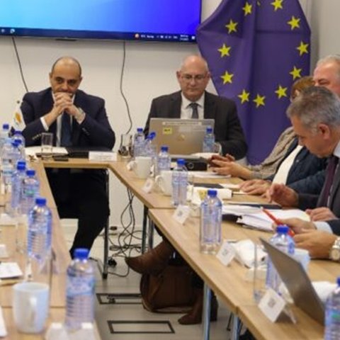 Συνεχίζονται οι συναντήσεις για ΑΤΑ, προσπάθειες αποκλιμάκωσης στα ξενοδοχεία