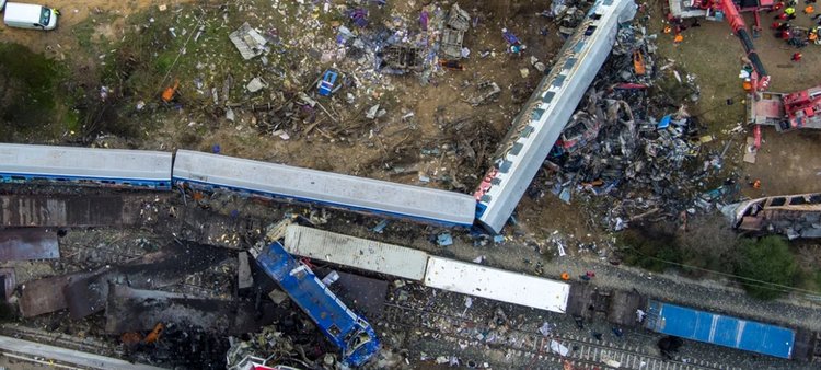 LIVE: Οδύνη και οργή από την τραγωδία στα Τέμπη-Στα μαύρα η Κύπρος