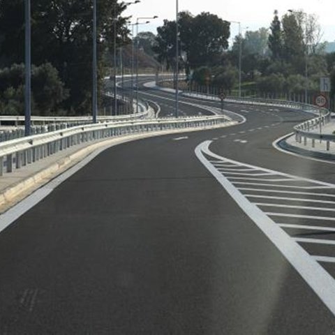Καραμπόλα τεσσάρων οχημάτων στον αυτοκινητόδρομο