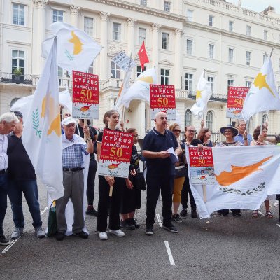 Συγκέντρωση διαμαρτυρίας έξω από την πρεσβεία της Τουρκίας στο Λονδίνο