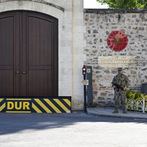 Εντός ωρών αναμένεται η έναρξη ειρηνευτικών συνομιλιών στην Κωνσταντινούπολη