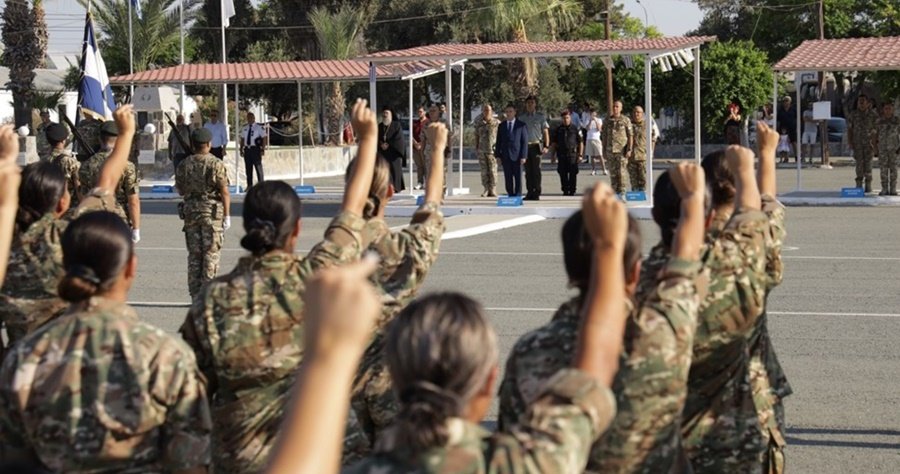 Έτοιμη η ΕΦ για τη στράτευση γυναικών-Ενημέρωσε τη Βουλή για τις λεπτομέρειες ο Πάλμας