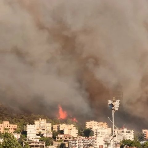 LIVE: Δραματική η κατάσταση με τις πυρκαγιές στην Αττική-Στέλνει ανθρώπινο δυναμικό η Κύπρος