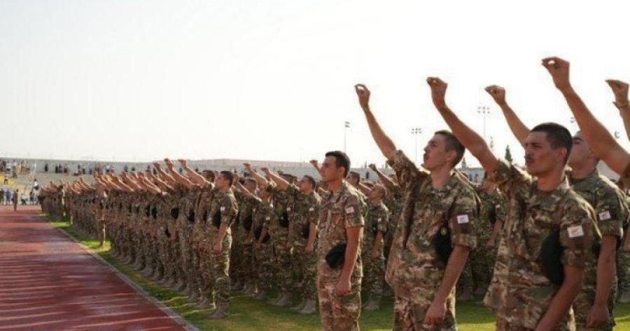 Αναβάλλονται οι ορκωμοσίες των νεοσύλλεκτων λόγω των μεγάλων πυρκαγιών Αναβάλλονται οι ορκωμοσίες των νεοσύλλεκτων λόγω των μεγάλων πυρκαγιών