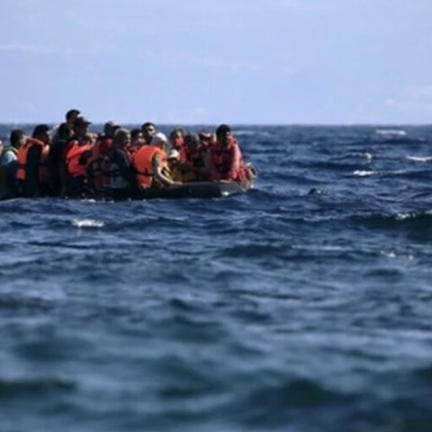 Ένα σκάφος με 37 μετανάστες εντοπίστηκε ανοιχτά του Κάβο Γκρέκο-Αναμένεται και δεύτερο