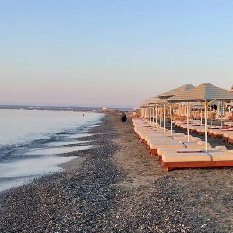 Ασυνεννοησία μεταξύ αρμόδιων υπηρεσιών, Δήμων και ΒΒ για τις δειγματοληψίες στο Lady’s Mile-Ξεχωριστές ο καθένας