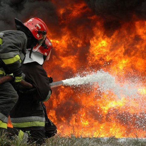 Παραμένει ο κόκκινος συναγερμός για δασικές πυρκαγιές και την Κυριακή