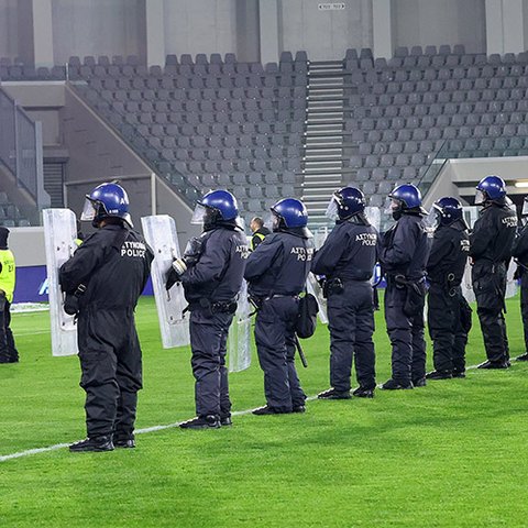 Μπαίνει στο VAR ο Αθλητικός Δικαστής, ετοιμάζεται να επιβάλει ποινές κεκλεισμένων των θυρών για τα έκτροπα