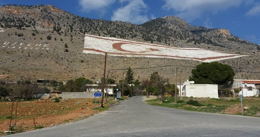 Σφοδρές αντιδράσεις για την απέλαση Τ/κ οικονομολόγου από την Τουρκία-Πυρά σε Τατάρ Σφοδρές αντιδράσεις για την απέλαση Τ/κ οικονομολόγου από την Τουρκία-Πυρά σε Τατάρ