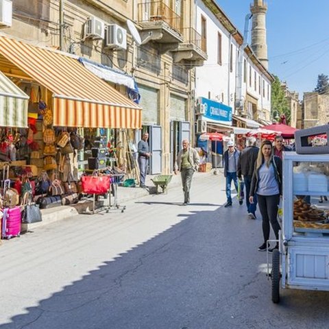 Οργανωμένο δίκτυο παραχώρησης «αδειών παραμονής» στα κατεχόμενα