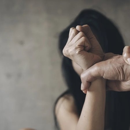 «Ήμουν γεμάτη αίματα, με απείλησαν να μη μιλήσω»-Συγκλονίζει η κατάθεση της 14χρονης θύματος βιασμού