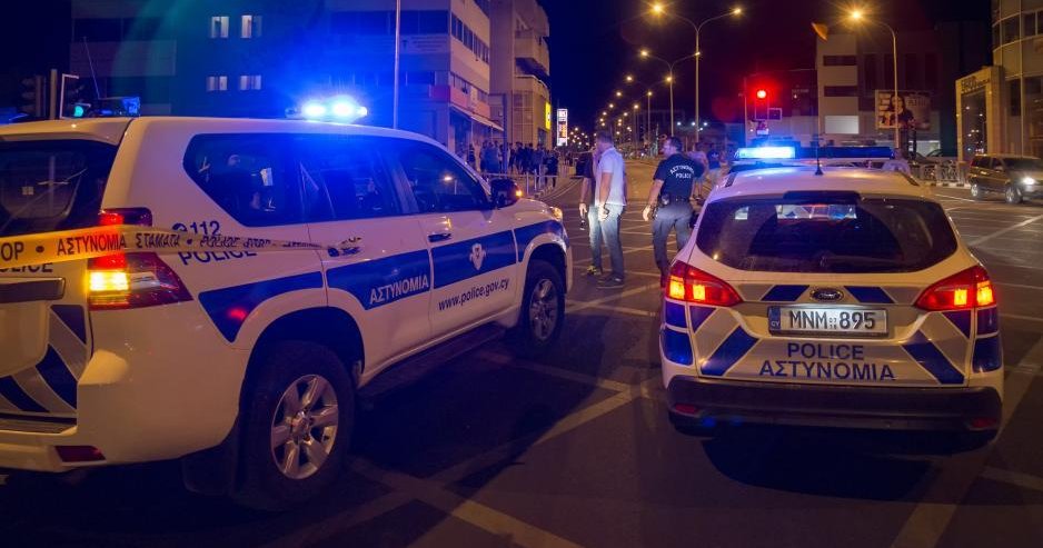 Κατέβηκε σε περίπτερο στην Έγκωμη και άφησε τα κλειδιά στη μίζα του οχήματος-Άγνωστοι το άρπαξαν και εξαφανίστηκαν Κατέβηκε σε περίπτερο στην Έγκωμη και άφησε τα κλειδιά στη μίζα του οχήματος-Άγνωστοι το άρπαξαν και εξαφανίστηκαν
