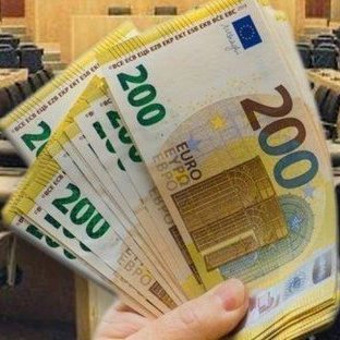 Μελετά την έκθεση της Ελεγκτικής για τα κόμματα η Κυβέρνηση-Δεν αποκλείει εκσυγχρονισμό του Νόμου