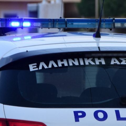 Προσπάθησε να πυροβολήσει την πρώην σύζυγό του και τον αφόπλισε ο γιος του