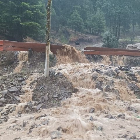 Τραγικός απολογισμός από την κακοκαιρία στην Ελλάδα, βρέθηκε κι άλλος νεκρός-Αγνοείται ζευγάρι