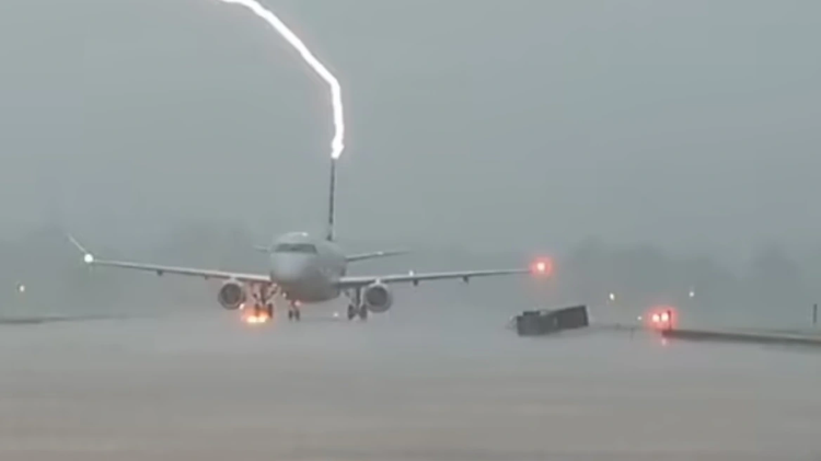 thunder_aeroskafos