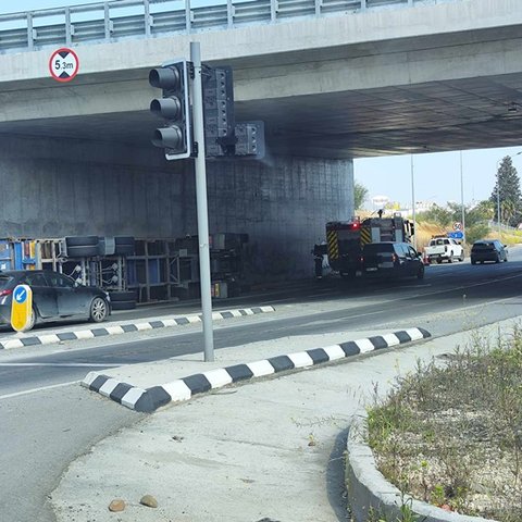 Τροχαίο ατύχημα στον αυτοκινητόδρομο Λευκωσίας-Λεμεσού-Κλείνει ο δρόμος για να μετακινηθεί φορτηγό