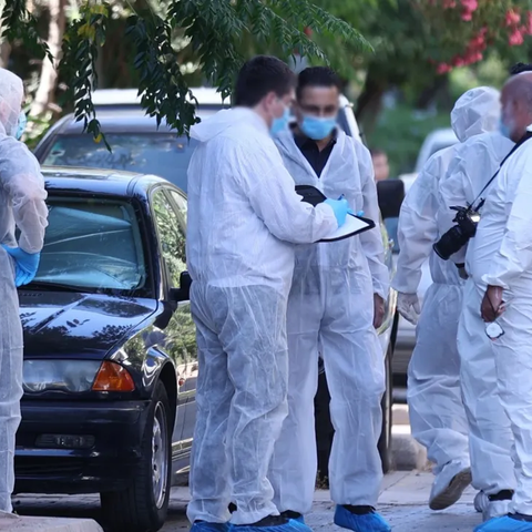 Στα «χέρια» της Αντιτρομοκρατικής η βόμβα στον Πρετεντέρη-Είχαν χαρτογραφήσει τον χώρο Στα «χέρια» της Αντιτρομοκρατικής η βόμβα στον Πρετεντέρη-Είχαν χαρτογραφήσει τον χώρο