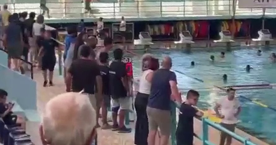 ΒΙΝΤΕΟ: Εικόνες ντροπής από τη Χίο, τραμπούκισαν 13χρονα παιδιά σε αγώνα πόλο-«Να πάνε στον πάτο»