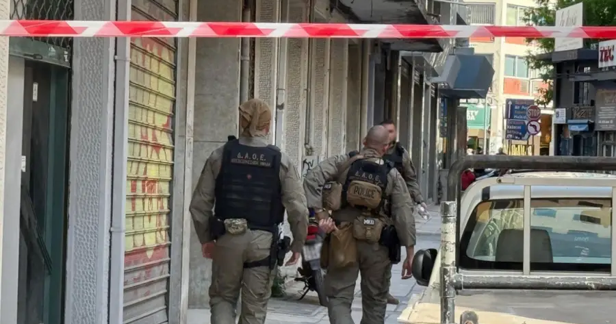 Ένα κιλό εκρηκτικά και πυροκροτητές στο διαμέρισμα που έμενε η 39χρονη που σκοτώθηκε στην έκρηξη στη Θεσσαλονίκη