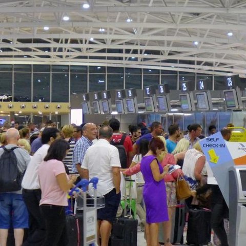 Αυξημένη κινητικότητα στα αεροδρόμια λόγω του πολέμου στη Μέση Ανατολή-Πάνω από 500 πτήσεις ημερησίως