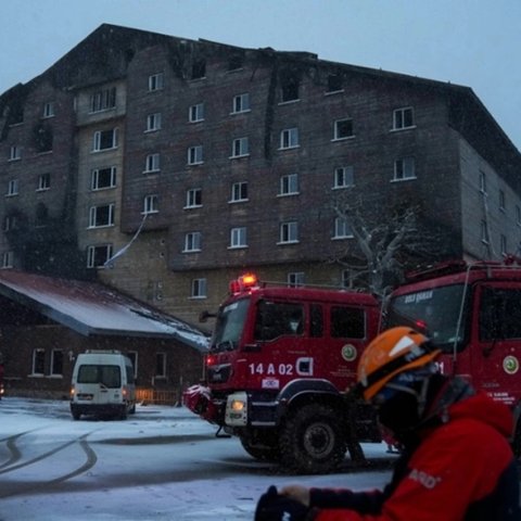 Δεκαπέντε συλλήψεις στην Τουρκία για την πυρκαγιά σε ξενοδοχείο χιονοδρομικού κέντρου με 78 νεκρούς