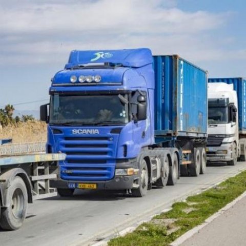 Σε εικοσιτετράωρη απεργία οι Μεταφορείς Α’-Στόχος να ασκήσουν πίεση για τα προβλήματα από χρήση ταχογράφων