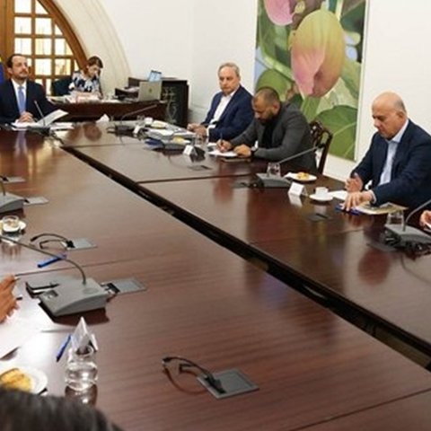 Ενημέρωσε τους αρχηγούς κομμάτων για τα νομοσχέδια για φορολογική μεταρρύθμιση ο Κεραυνός