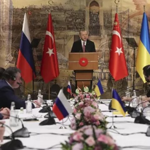 Κακή αρχή για τις συνομιλίες στην Τουρκία-Ρωσία και Ουκρανία διαφωνούν για το πότε αρχίζουν
