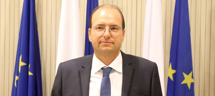 eed599ce-76ed-491a-ae53-c7614414755f.jpg