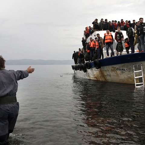 Ζητά ολοκληρωμένη στρατηγική για το μεταναστευτικό η Αννίτα-Απαντά στις θέσεις για επιδόματα και άνοιγμα συνόρων