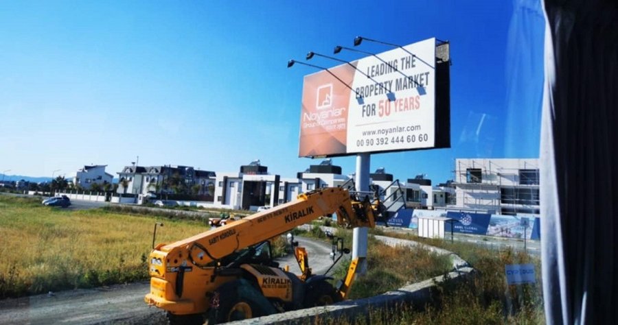 Κατέθεσε ο Γεάδης για την πτήση του με τη Γερμανίδα κτηματομεσίτρια-Γραφολόγος πιστοποίησε