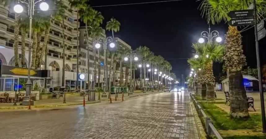 Χειροπέδες σε ανήλικο για τη ληστεία 52χρονου στις Φοινικούδες