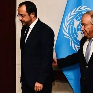 Με εναλλακτικά σενάρια μεταβαίνει στη Νέα Υόρκη ο Πρόεδρος-Ξεκάθαρος στόχος η επανέναρξ