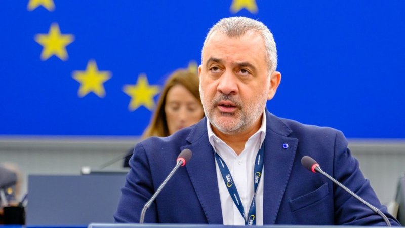 Λουκας Φουρλας