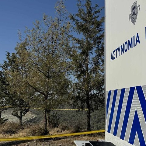 Ψάχνουν απαντήσεις για τις απανθρακωμένες σορούς-Η μία στη θέση του συνοδηγού, η άλλη στο πίσω κάθισμα