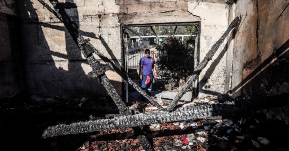Σε πύρινο κλοιό η Ελλάδα-Ενεργά μέτωπα σε Κύθηρα και Μεσσηνία, μετρούν τις πληγές τους Αττική και Εύβοια Σε πύρινο κλοιό η Ελλάδα-Ενεργά μέτωπα σε Κύθηρα και Μεσσηνία, μετρούν τις πληγές τους Αττική και Εύβοια