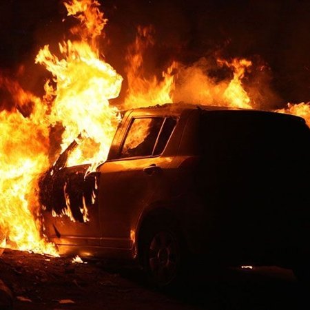 Οικονομικές διαφορές πίσω από τον εμπρησμό οχήματος στην Πάφο και τη σύλληψη του ανήλικου